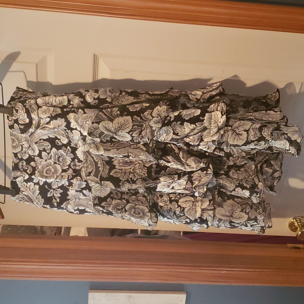 Black and white floral skirt